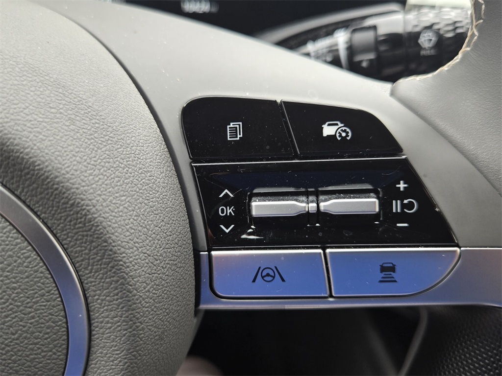 2024 Hyundai Elantra SEL Convenience photo 22