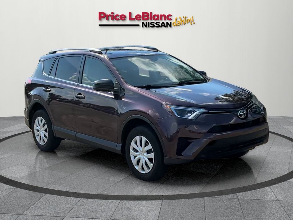 2018 Toyota RAV4 LE photo 8