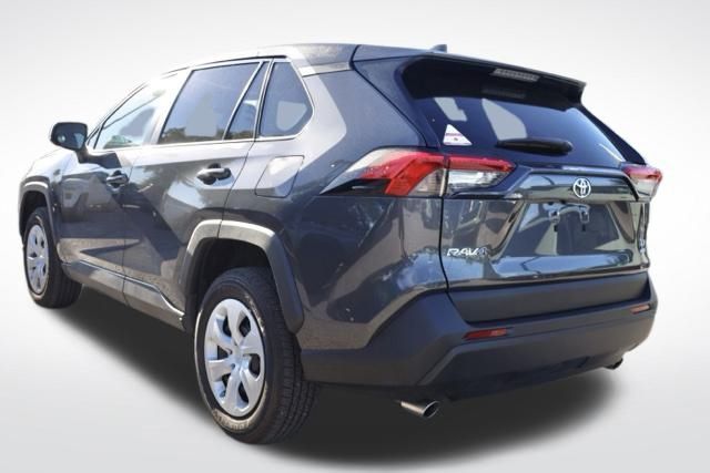 2024 Toyota RAV4 LE photo 3