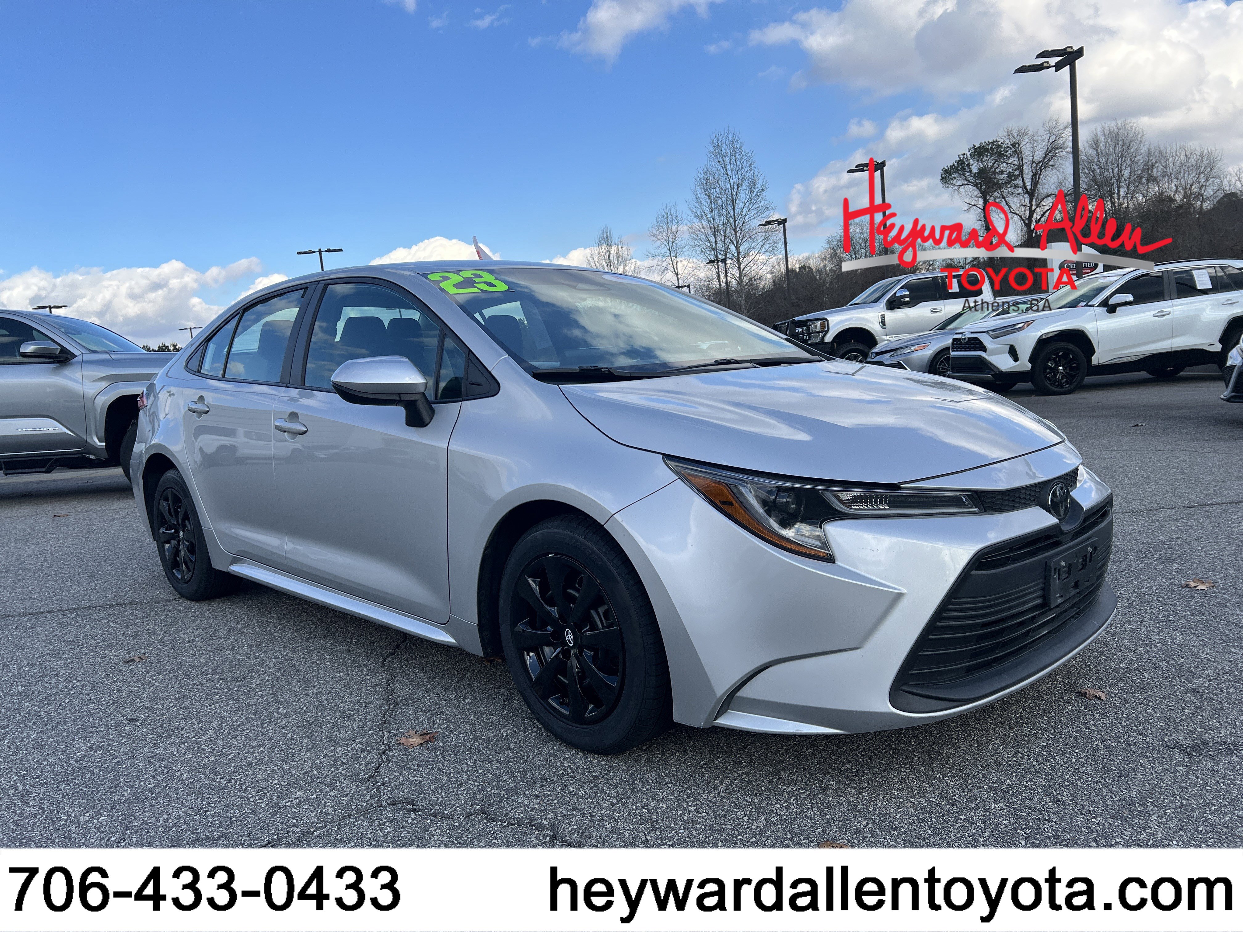 2023 Toyota Corolla LE's photo