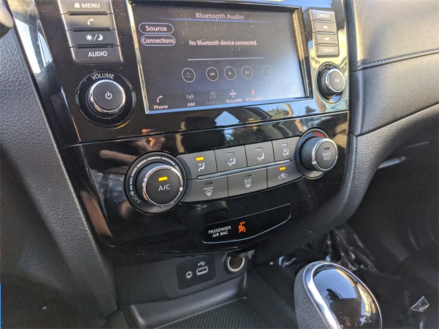 2019 Nissan Rogue S photo 22