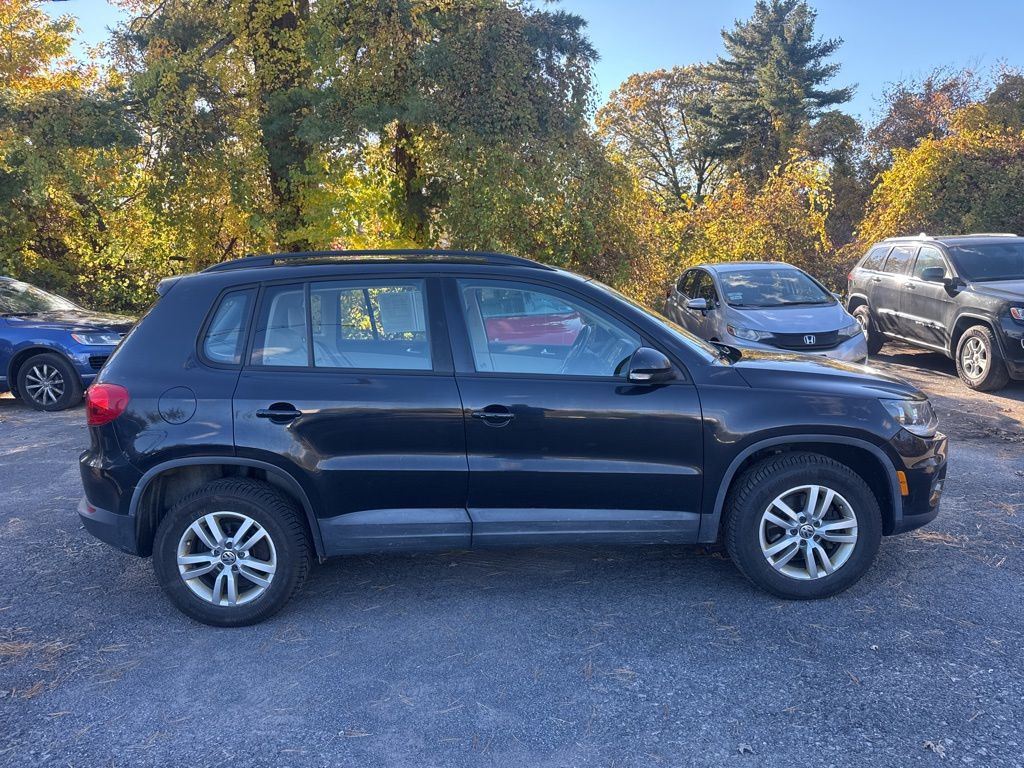 2017 Volkswagen Tiguan S photo 3