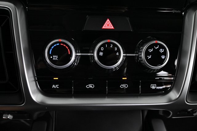 2023 Kia Sorento LX photo 23