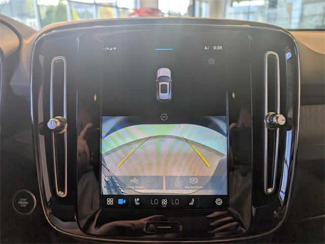 2023 Volvo XC40 Ultimate photo 22