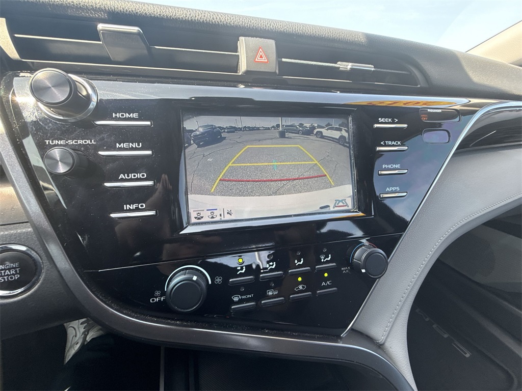 2018 Toyota Camry LE photo 22