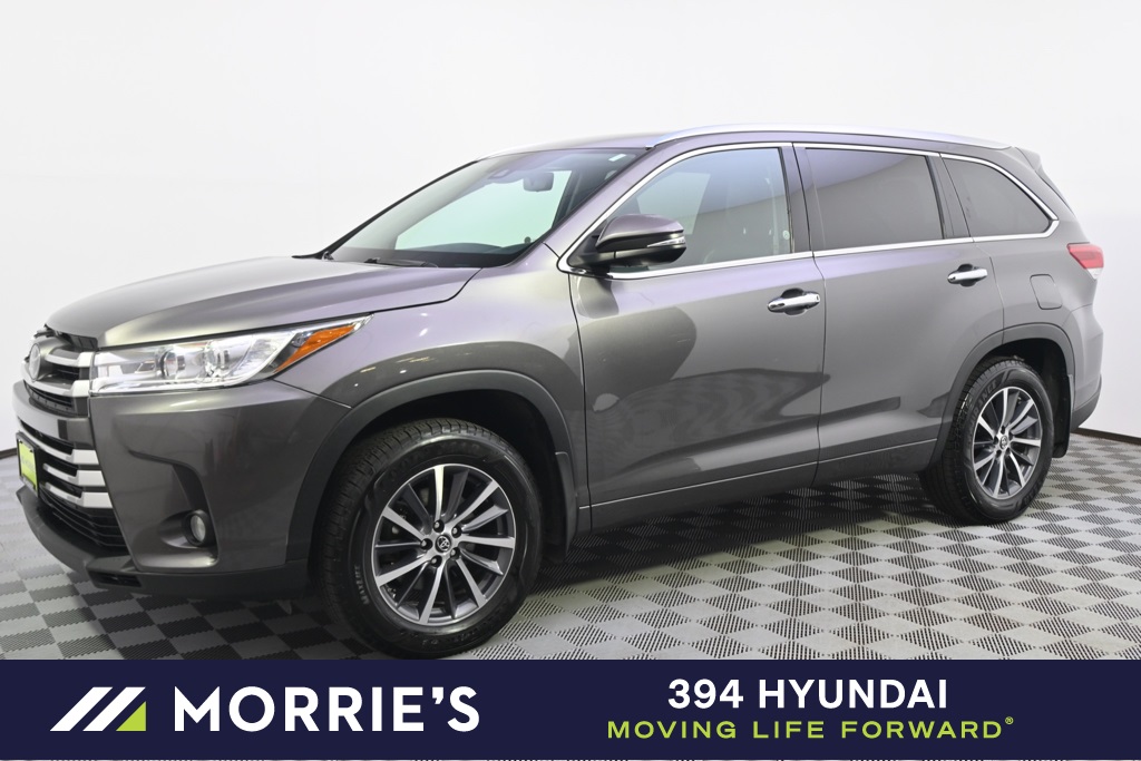 Used 2017 Toyota Highlander XLE with VIN 5TDJZRFH6HS407583 for sale in St. Louis Park, Minnesota