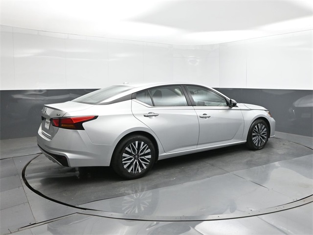 2024 Nissan Altima 2.5 SV photo 10