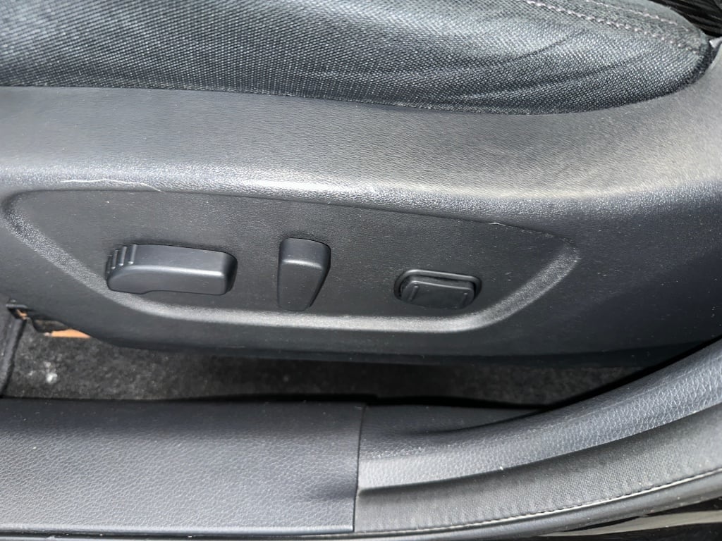2018 Nissan Rogue SV photo 3