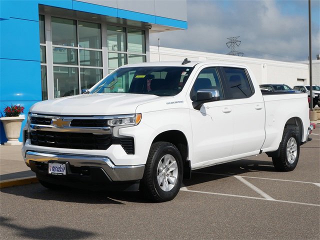 Used 2022 Chevrolet Silverado 1500 LT with VIN 3GCUDDED0NG529413 for sale in Roseville, Minnesota
