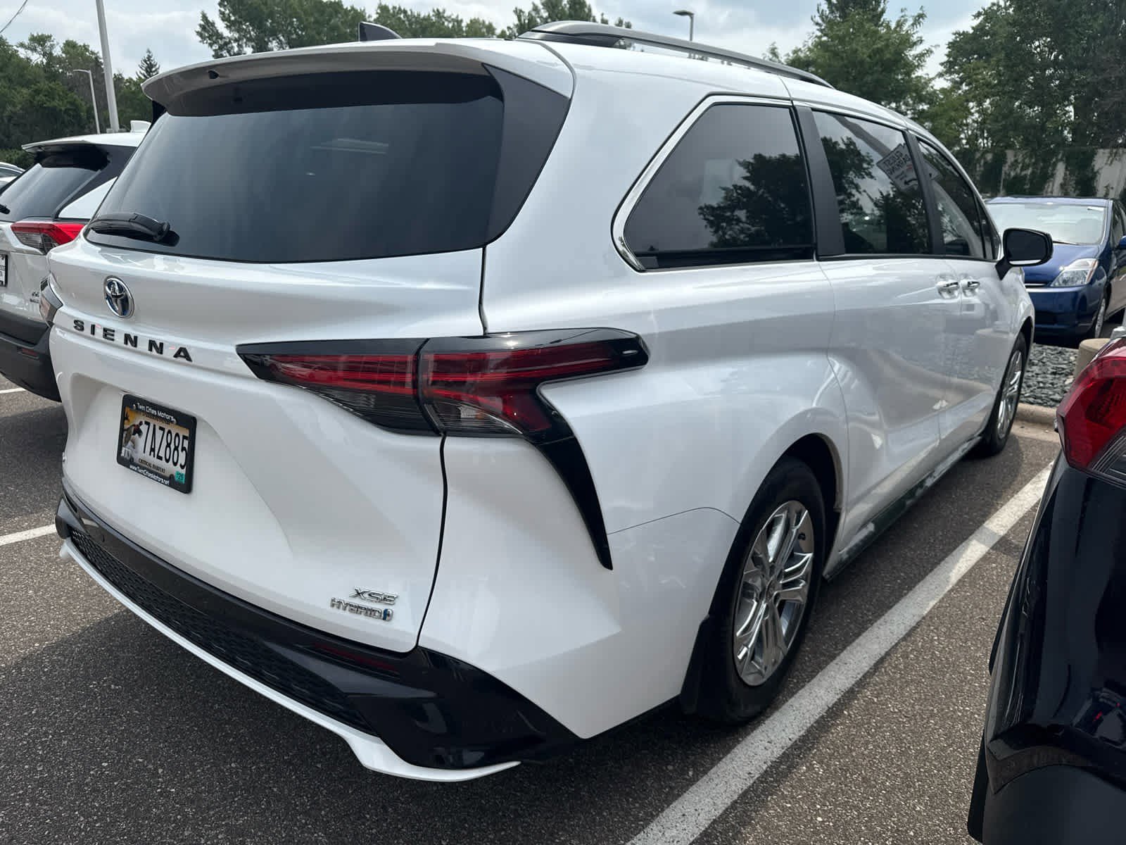 Used 2023 Toyota Sienna XSE with VIN 5TDDSKFC4PS097803 for sale in Golden Valley, Minnesota
