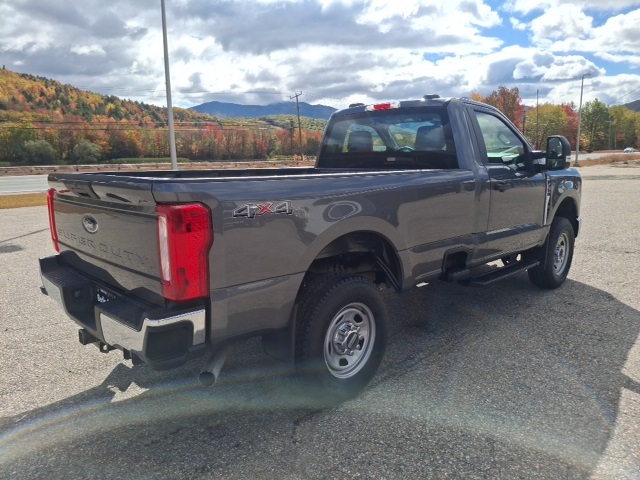2023 Ford F-350 photo 3