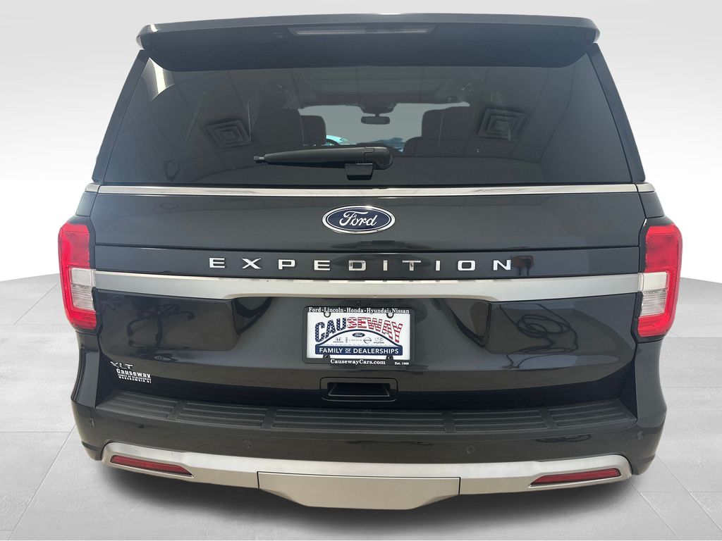 2023 Ford Expedition XLT photo 4
