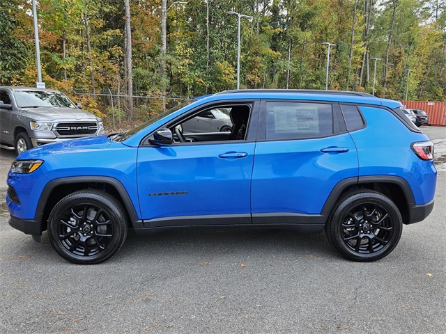 2026 Jeep Compass Latitude Altitude photo 4