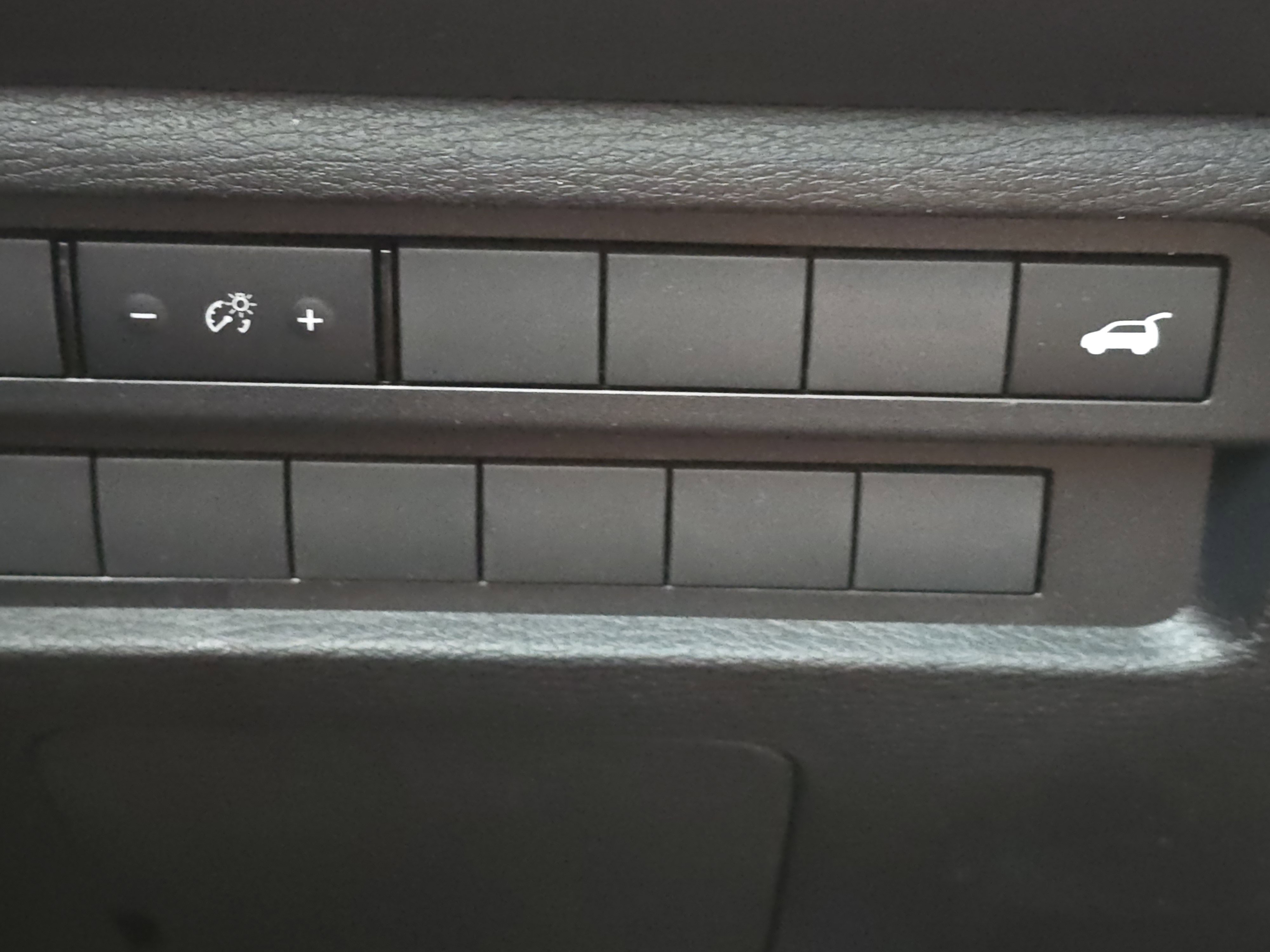 2025 Mitsubishi Outlander SE photo 4