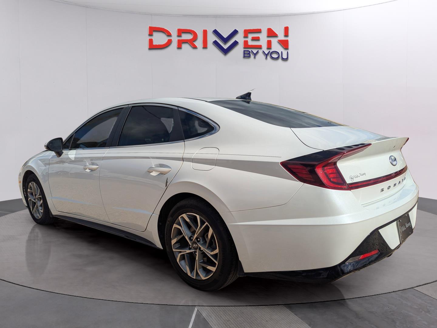 2020 Hyundai Sonata SEL photo 2