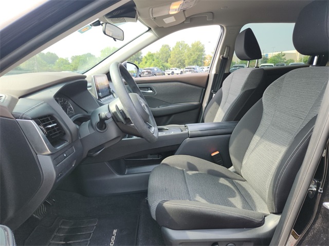 2023 Nissan Rogue SV photo 8