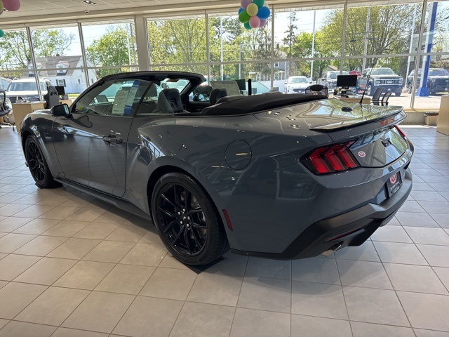 2025 Ford Mustang GT Premium Convertible photo 5