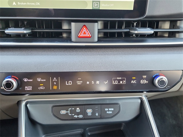 2026 Kia Carnival EX photo 21