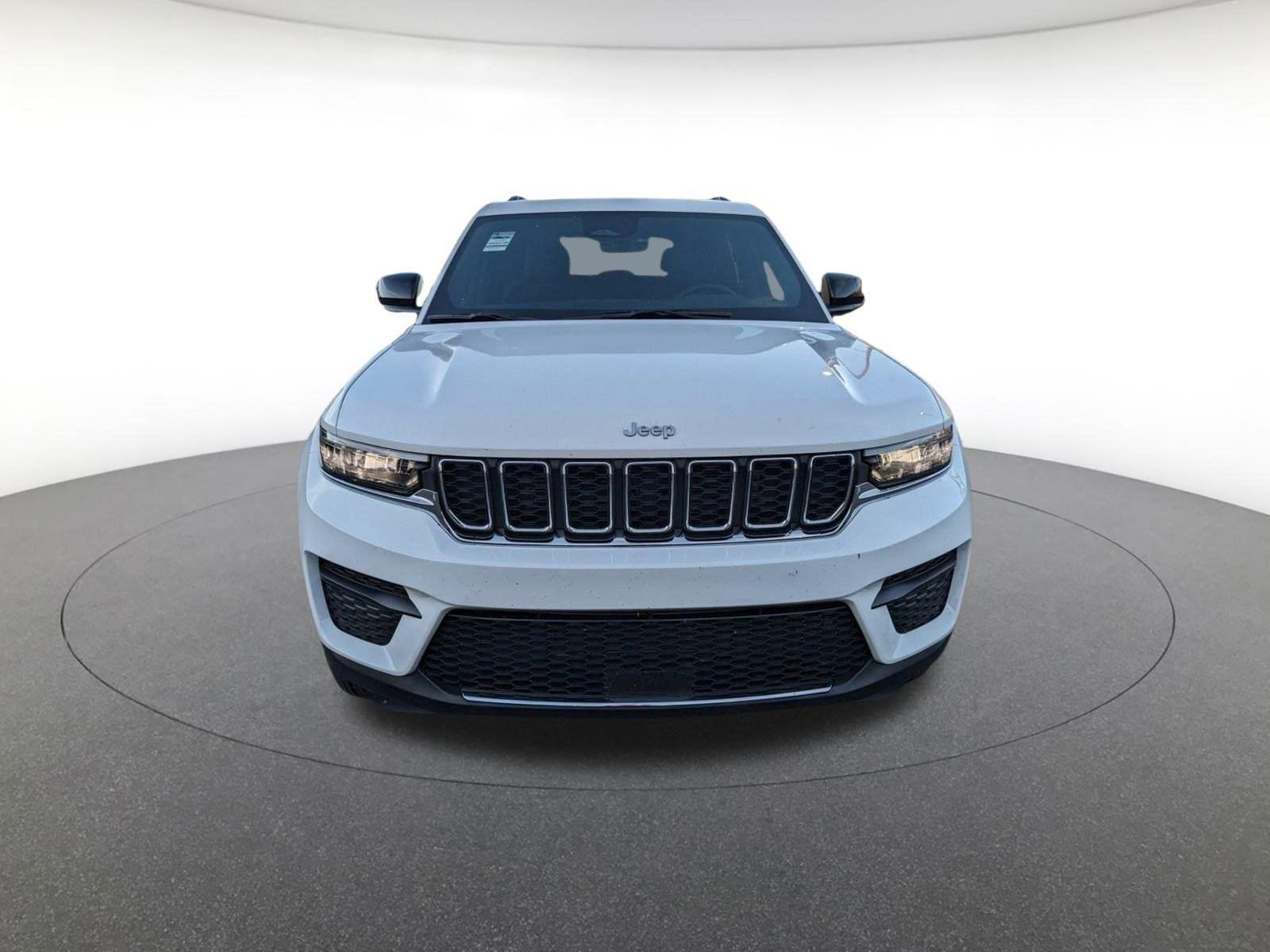 2025 Jeep Grand Cherokee photo 8