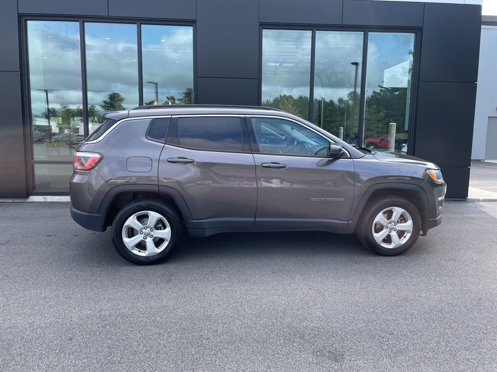 2018 Jeep Compass Latitude photo 3