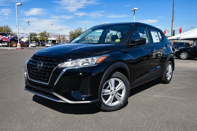 2025 Nissan KICKS PLAY Base's photo