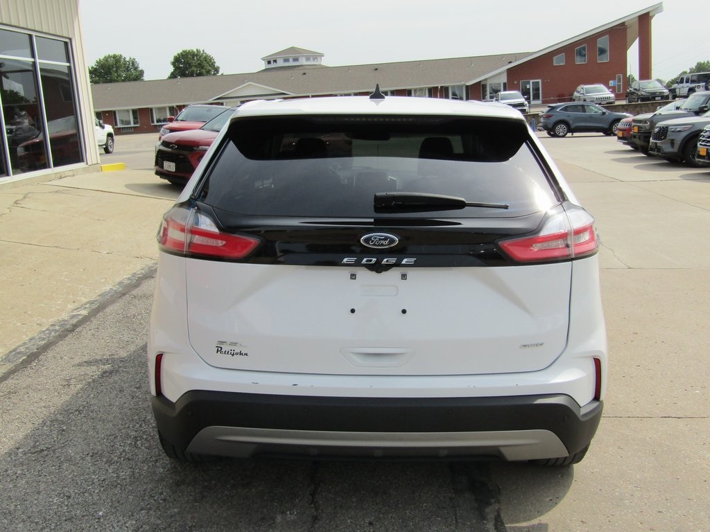 2024 Ford Edge SEL photo 4