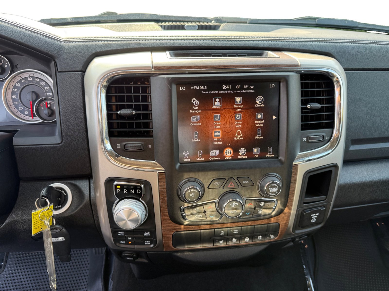 2017 Ram 1500 Laramie photo 12