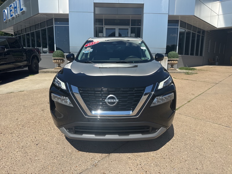 2022 Nissan Rogue SV photo 2