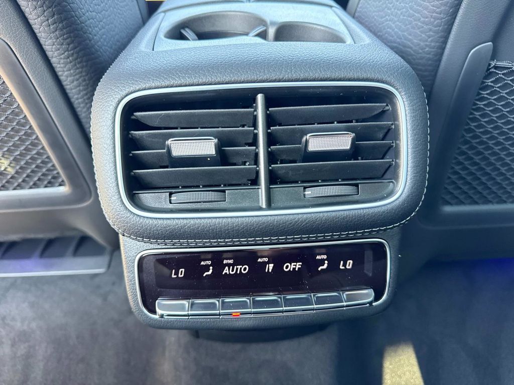 2026 Mercedes Benz GLS 450 4MATIC photo 16