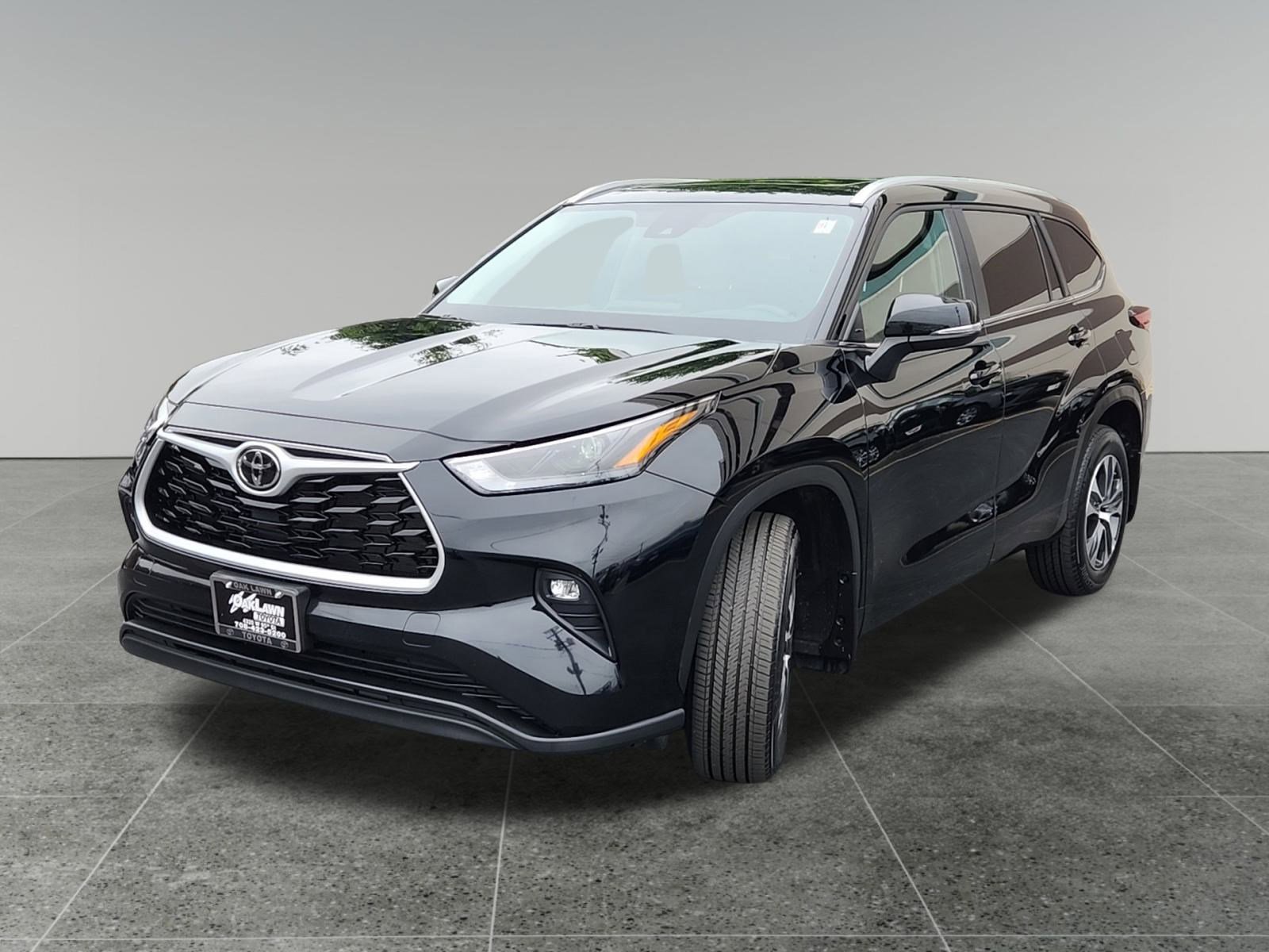 2024 Toyota Highlander XLE photo 3
