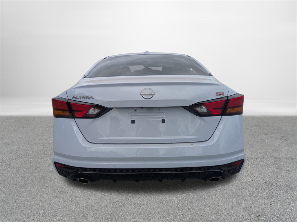 2025 Nissan Altima 2.5 SR photo 4