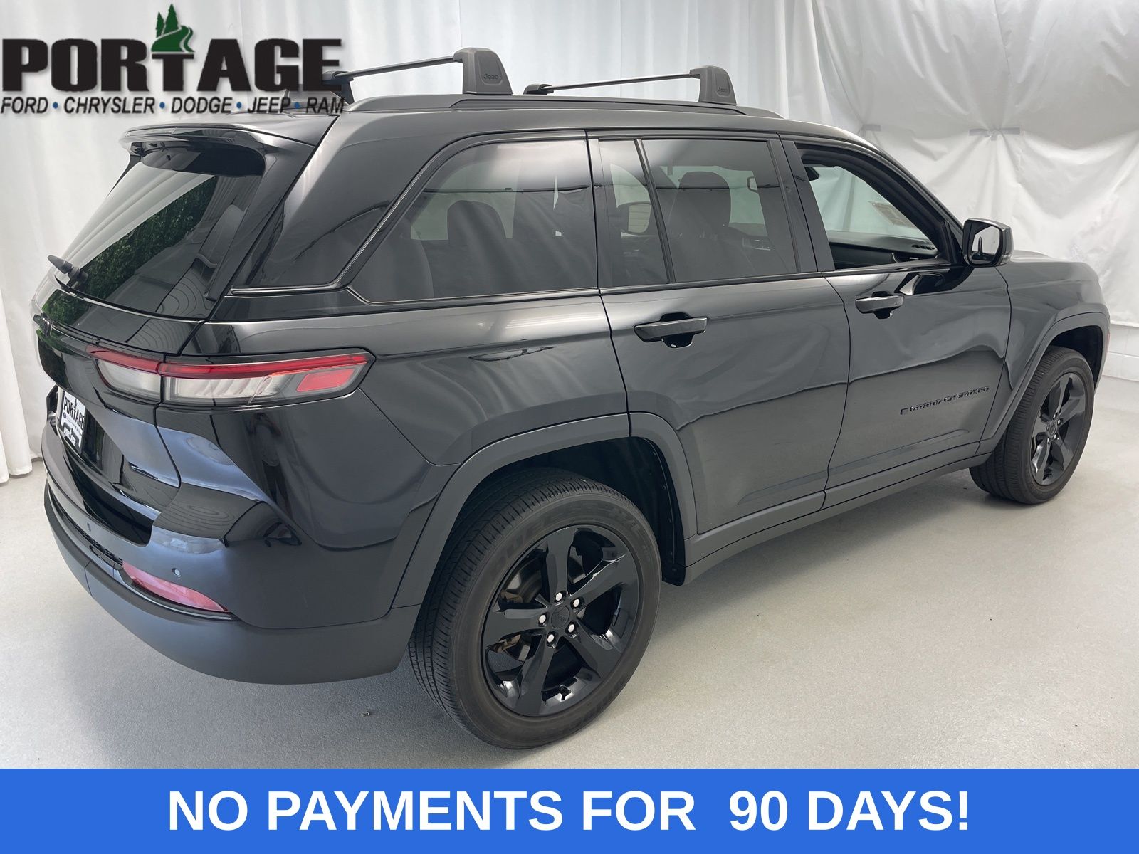 2022 Jeep Grand Cherokee Altitude photo 2