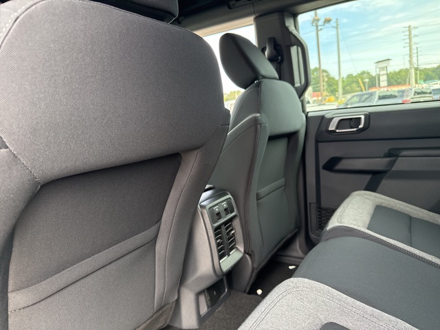 2025 Ford Bronco Base photo 24