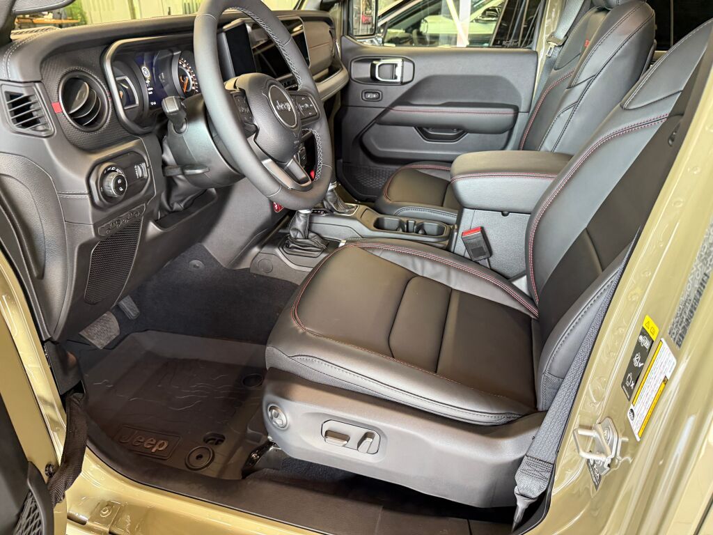 2025 Jeep Gladiator Rubicon photo 13