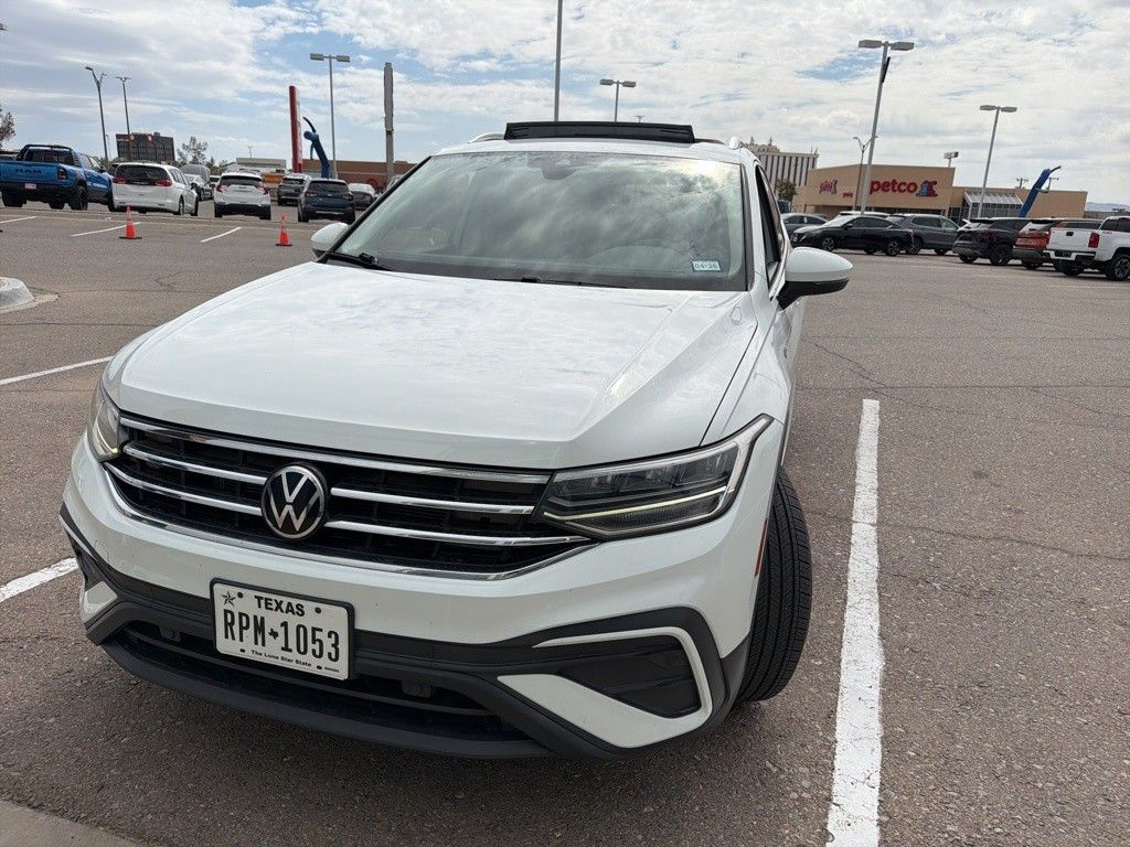 2022 Volkswagen Tiguan SE photo 2