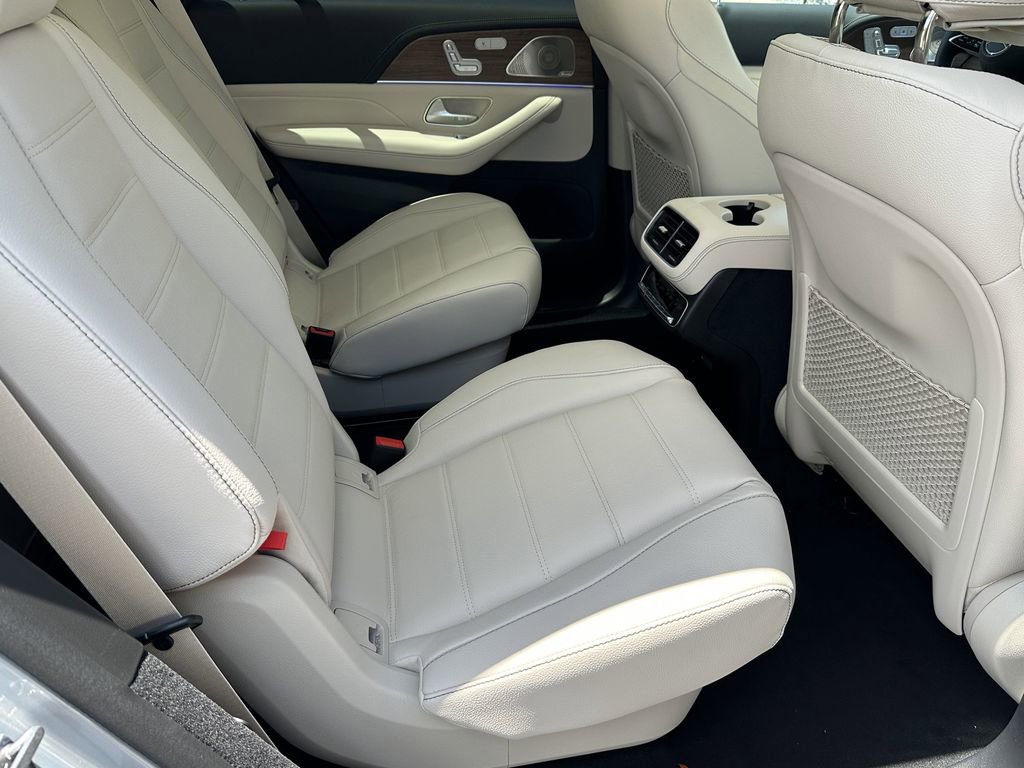 2025 Mercedes Benz GLS 450 4MATIC photo 18