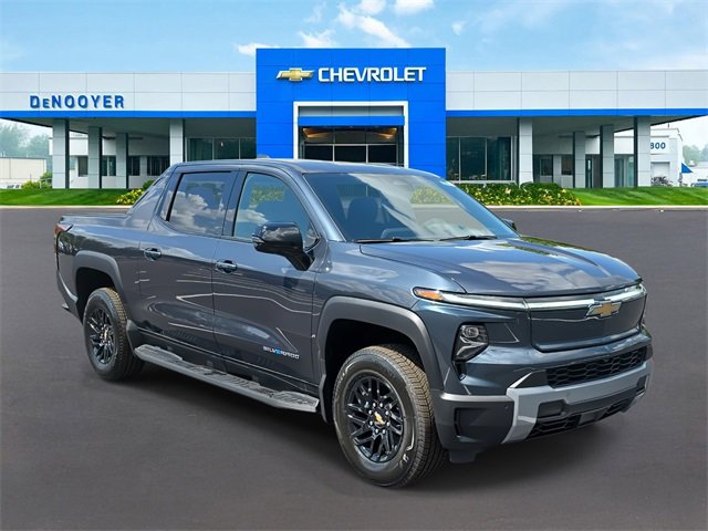 2025 Chevrolet Silverado EV photo 3