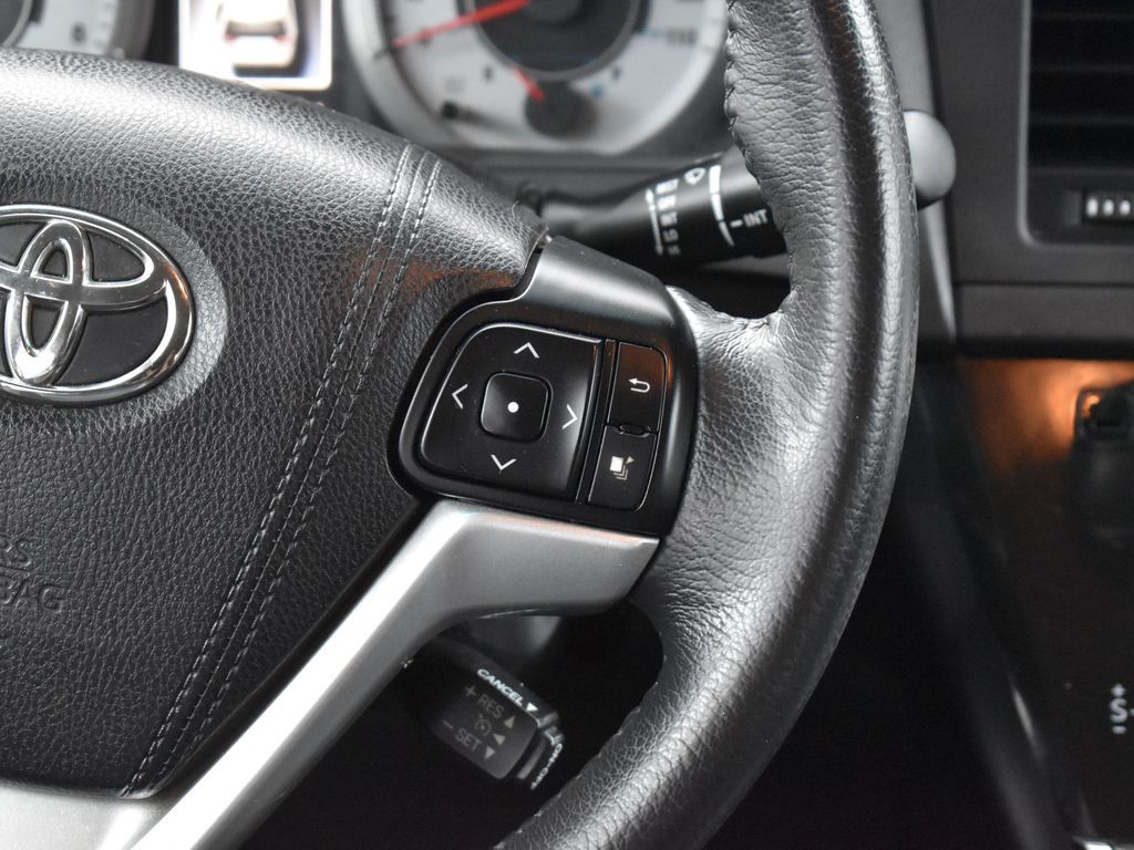 2017 Toyota Sienna SE photo 14