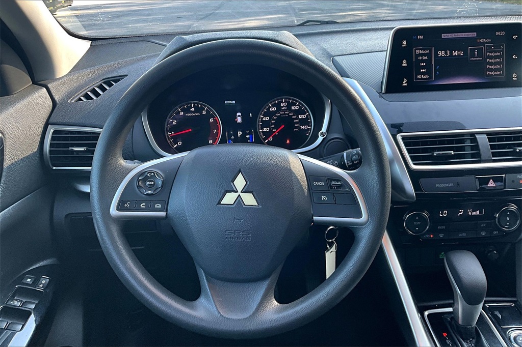 2019 Mitsubishi Eclipse Cross LE photo 17