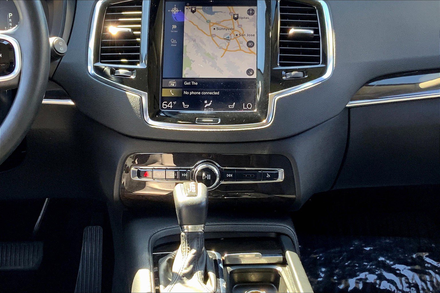 2018 Volvo XC90 Momentum photo 29