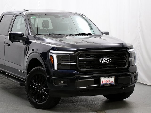 2025 Ford F-150 Lariat photo 2