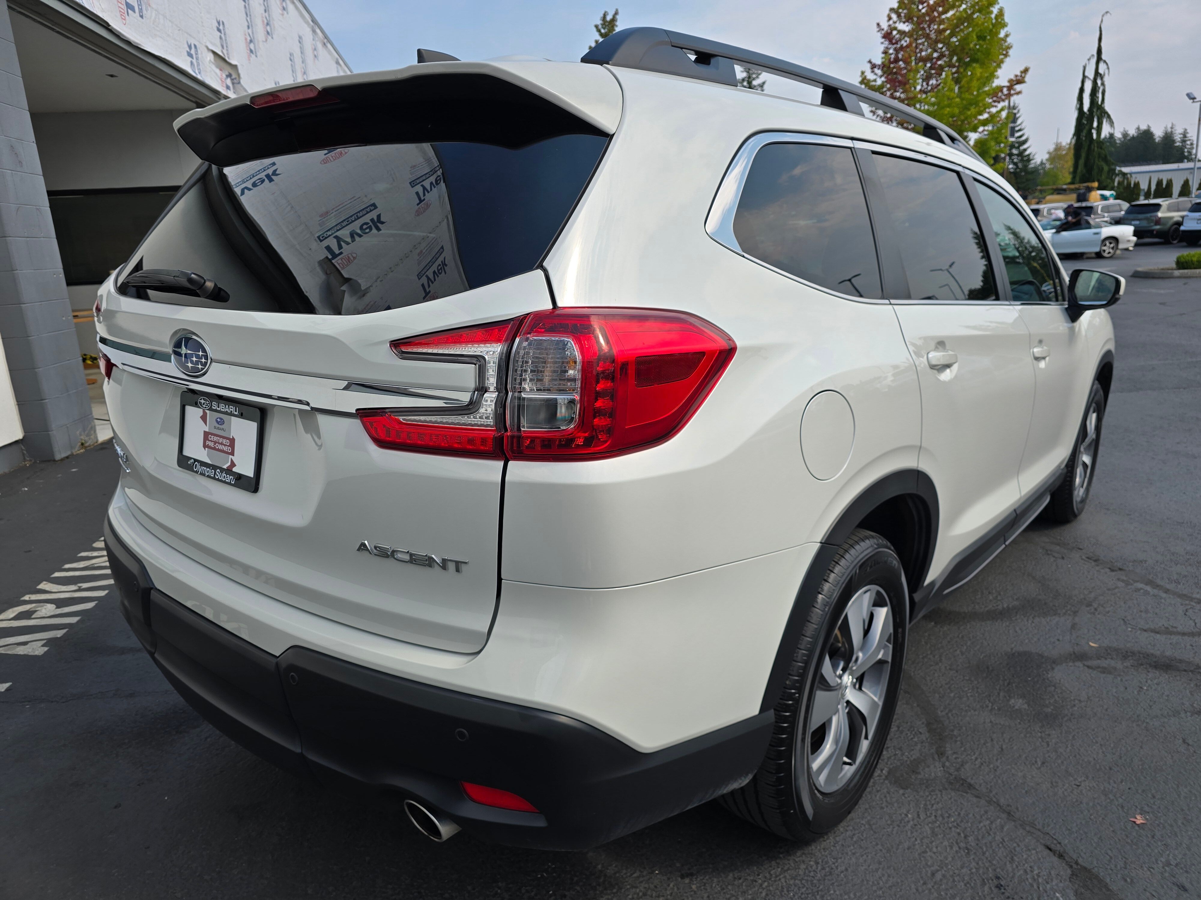 2024 Subaru Ascent Premium photo 2