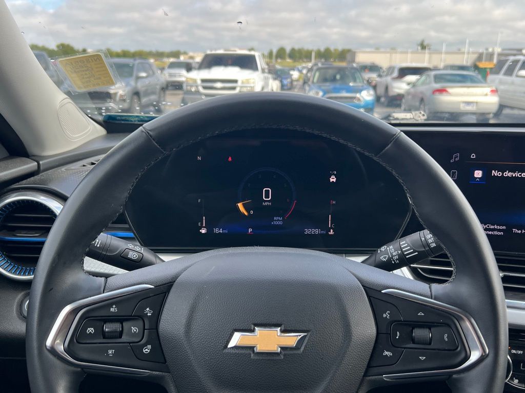 2024 Chevrolet Trax LT photo 18