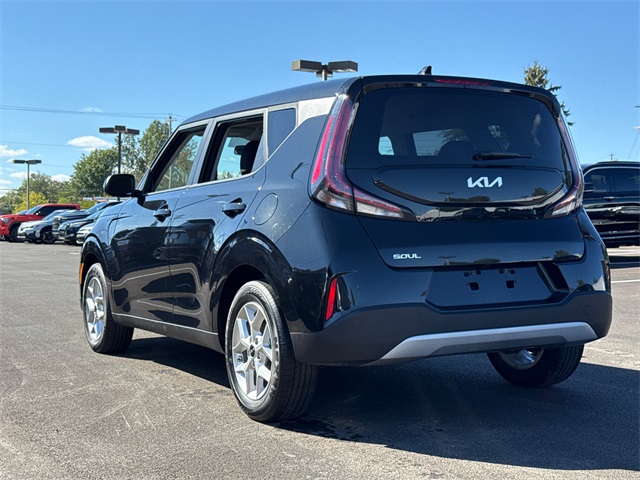 2024 Kia Soul LX photo 3