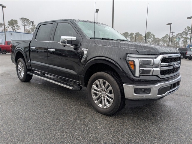2025 Ford F-150 Lariat photo 2