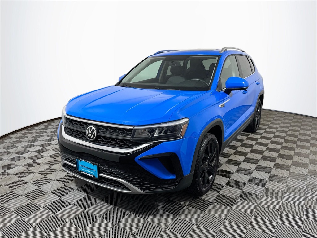 2022 Volkswagen Taos SE's photo