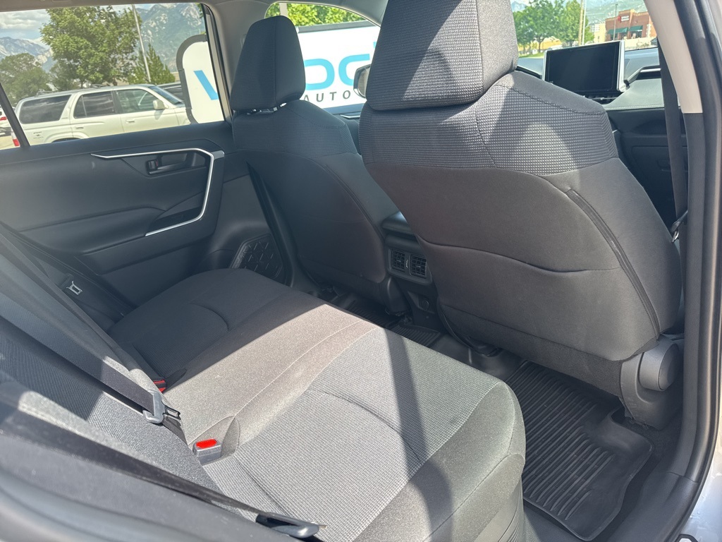 2024 Toyota RAV4 Hybrid LE photo 21