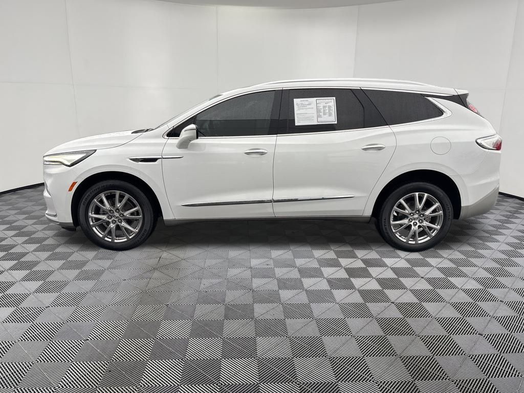 2023 Buick Enclave Premium photo 2