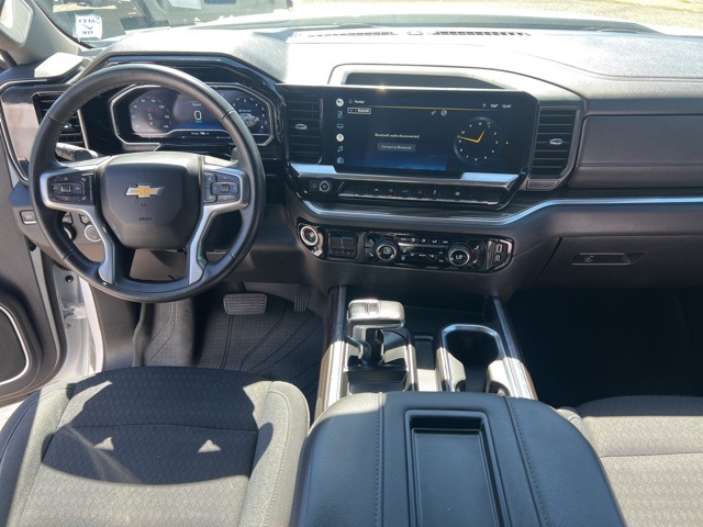 2022 Chevrolet Silverado 1500 LT photo 5