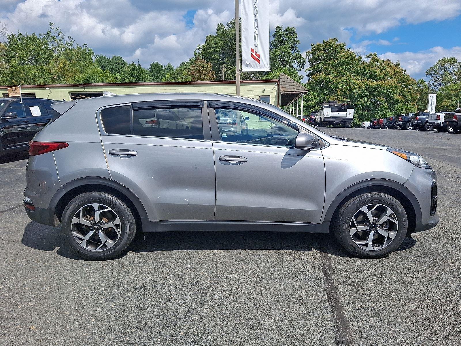 2020 Kia Sportage LX photo 3